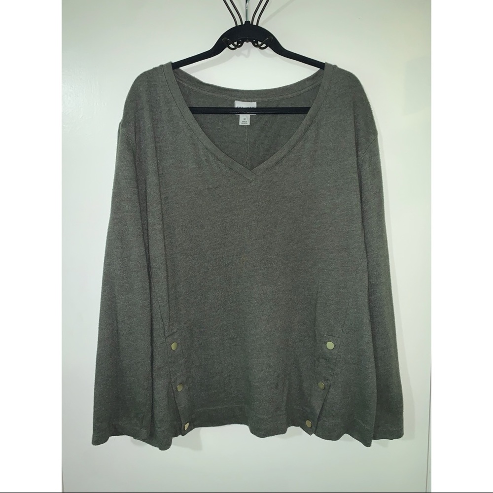 green sweater w/ gold clip buttons